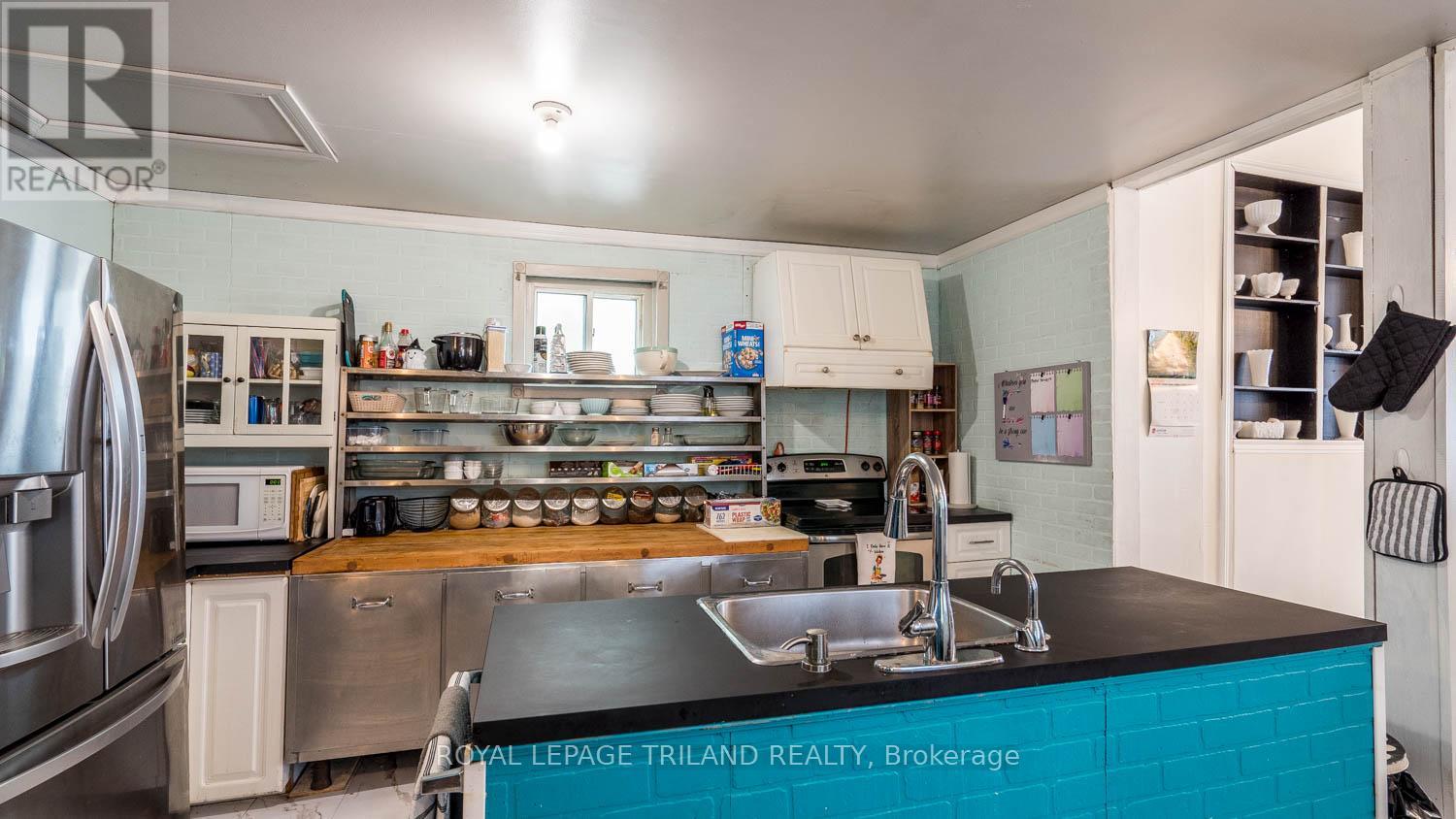 105 Hamilton Road, London East, Ontario  N6B 1N2 - Photo 2 - X12476304