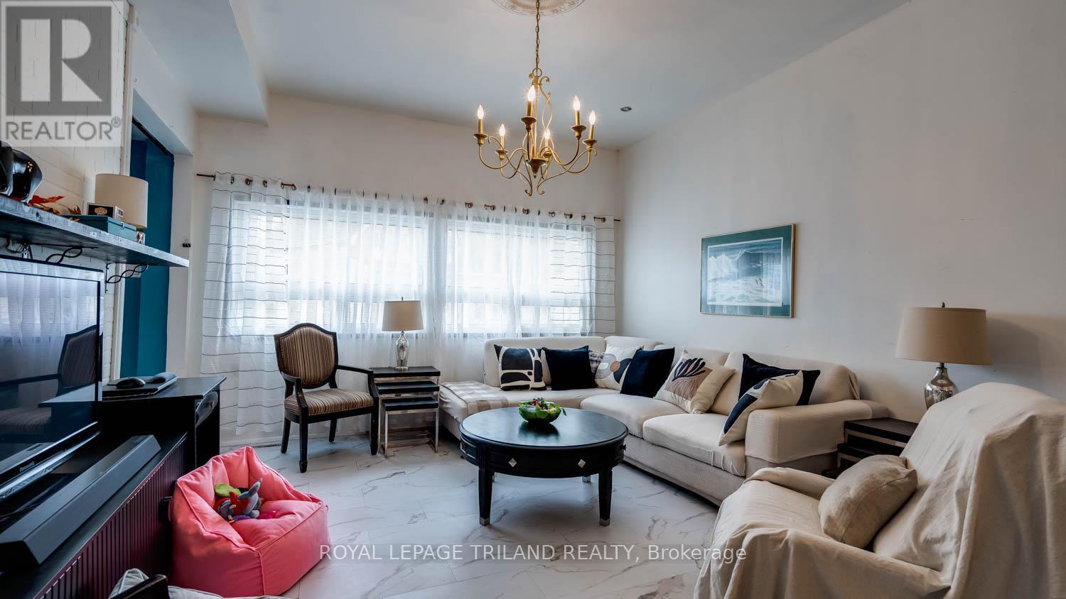105 Hamilton Road, London East, Ontario  N6B 1N2 - Photo 6 - X12476304