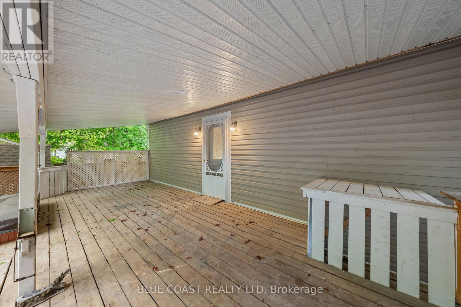 156 Queen Street, Sarnia, Ontario  N7T 2R1 - Photo 41 - X12476346