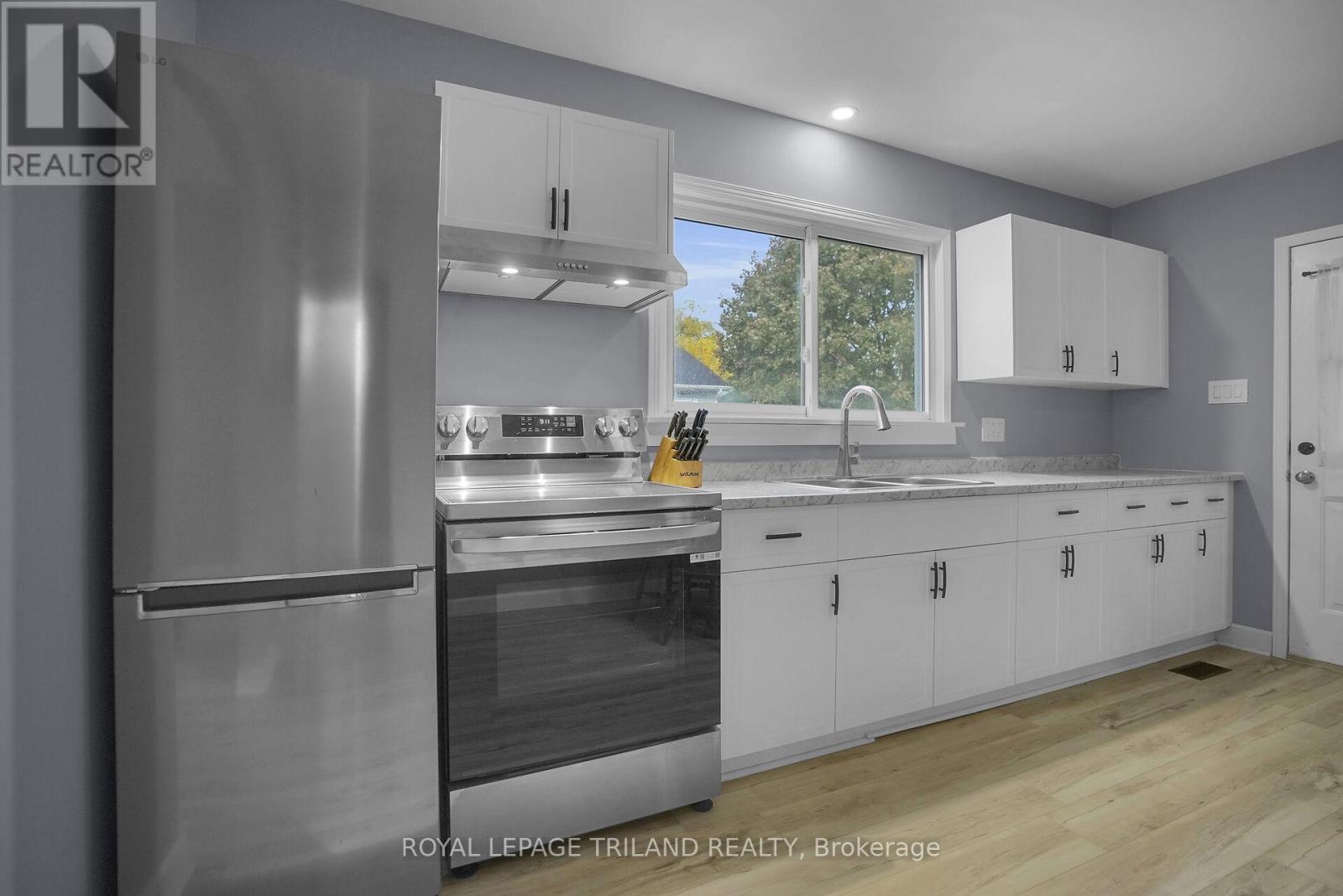 114 Emery Street W, London South (South E), Ontario  N6J 1S1 - Photo 10 - X12476375