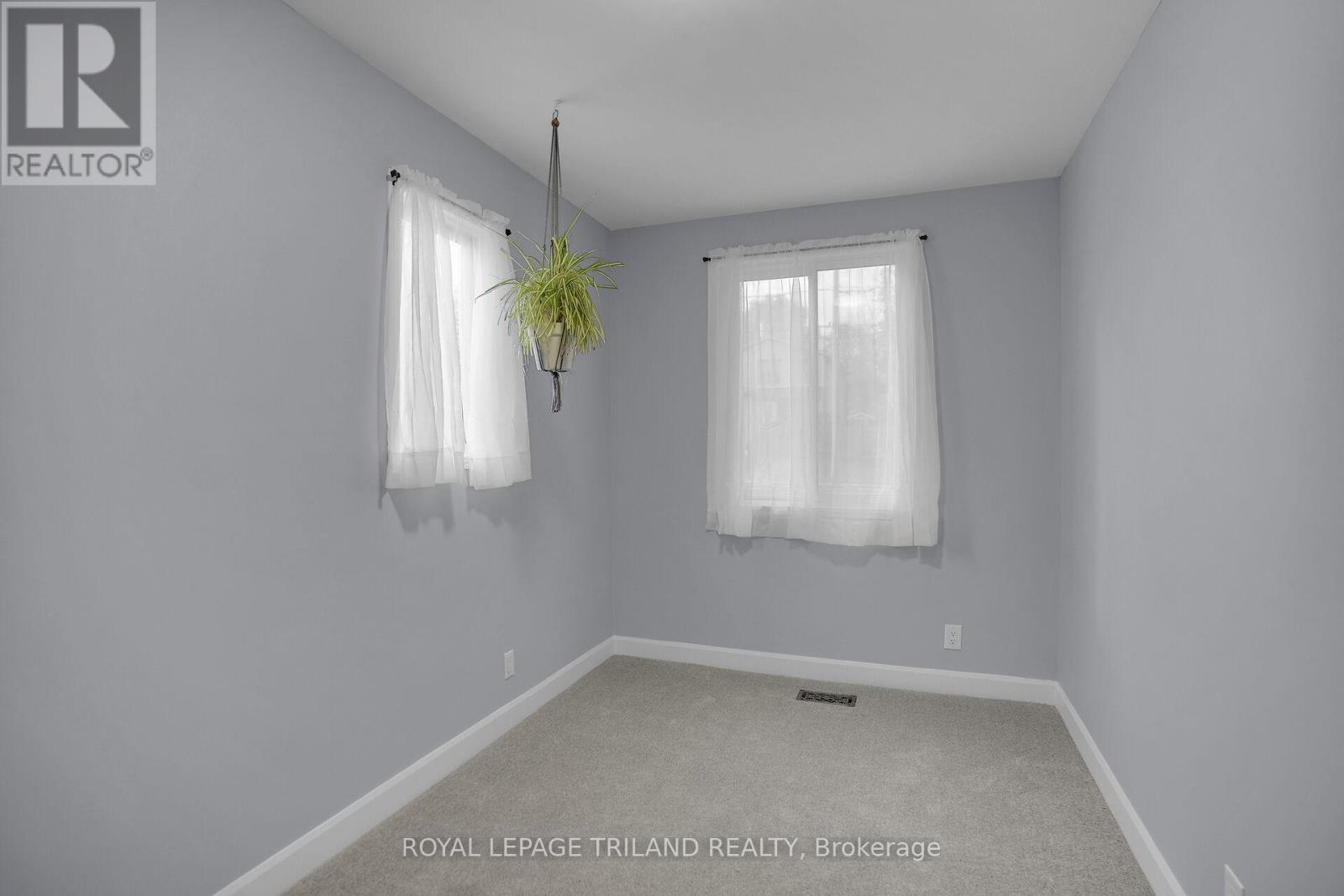 114 Emery Street W, London South (South E), Ontario  N6J 1S1 - Photo 14 - X12476375