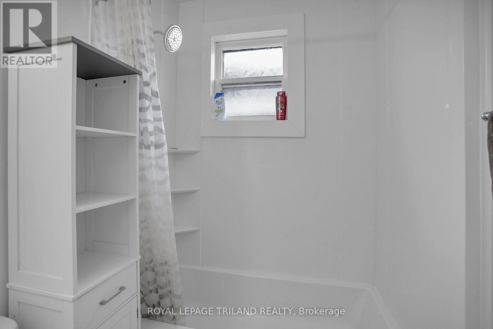 114 Emery Street W, London South (South E), Ontario  N6J 1S1 - Photo 15 - X12476375