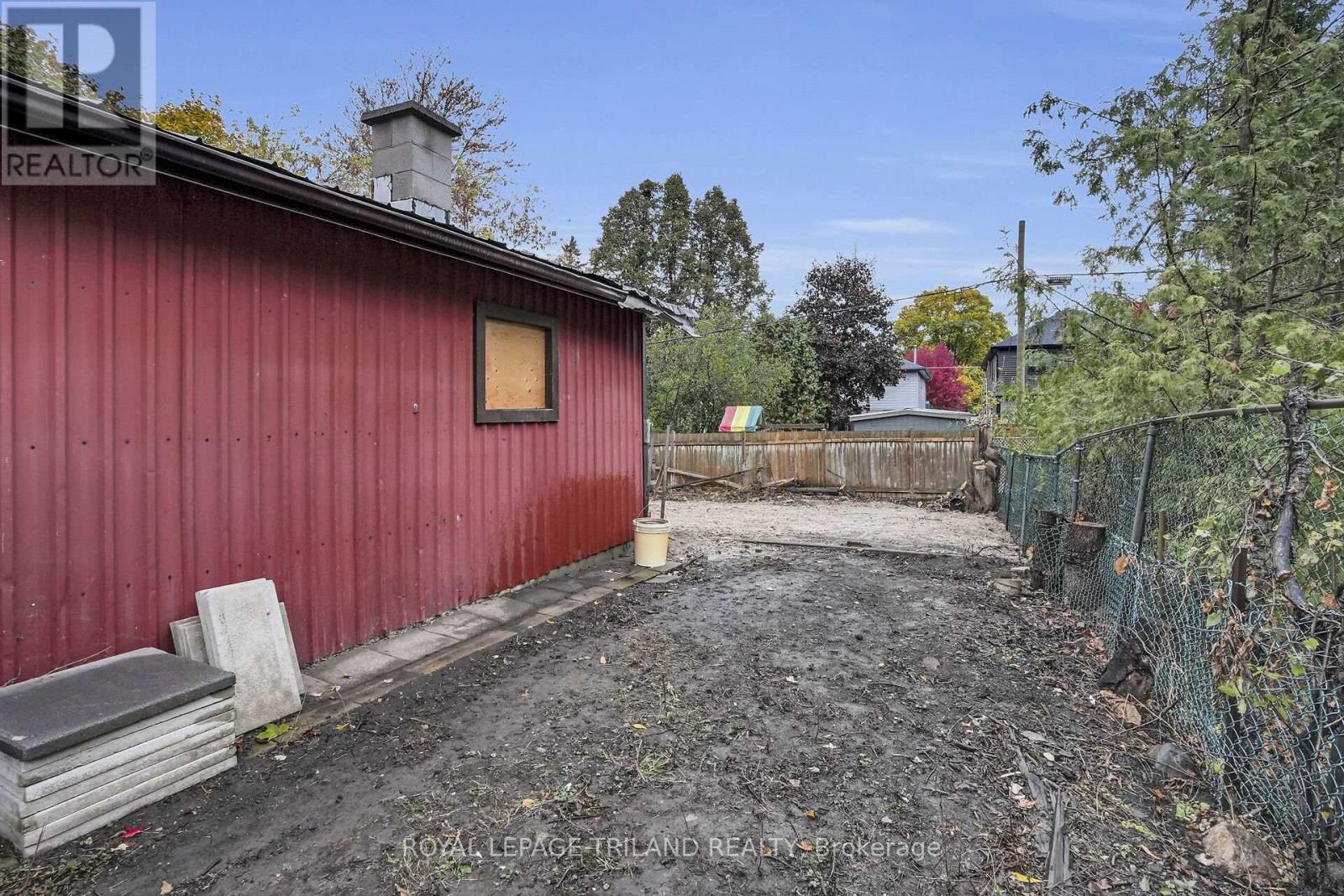 114 Emery Street W, London South (South E), Ontario  N6J 1S1 - Photo 28 - X12476375