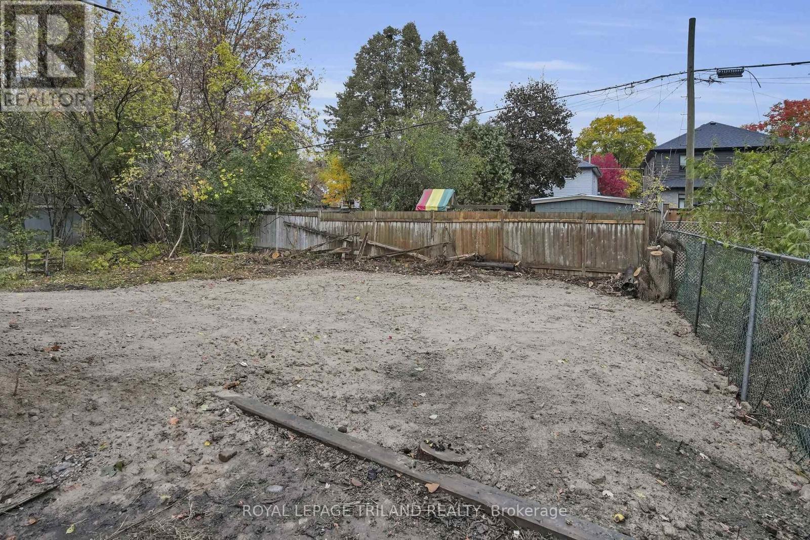 114 Emery Street W, London South (South E), Ontario  N6J 1S1 - Photo 29 - X12476375