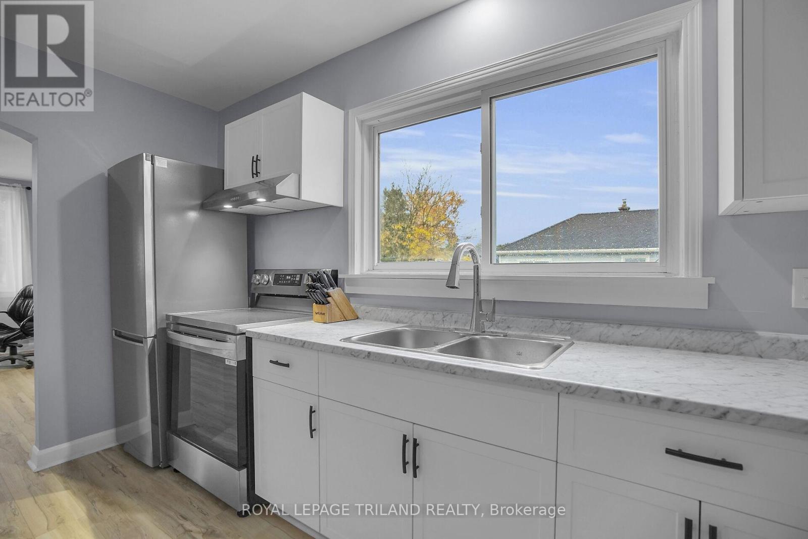 114 Emery Street W, London South (South E), Ontario  N6J 1S1 - Photo 8 - X12476375