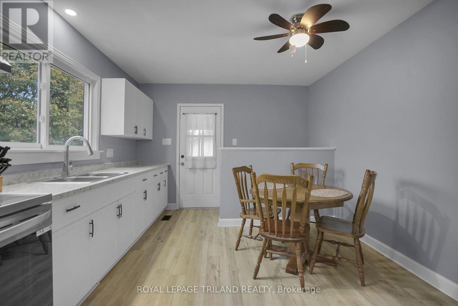 114 Emery Street W, London South (South E), Ontario  N6J 1S1 - Photo 9 - X12476375