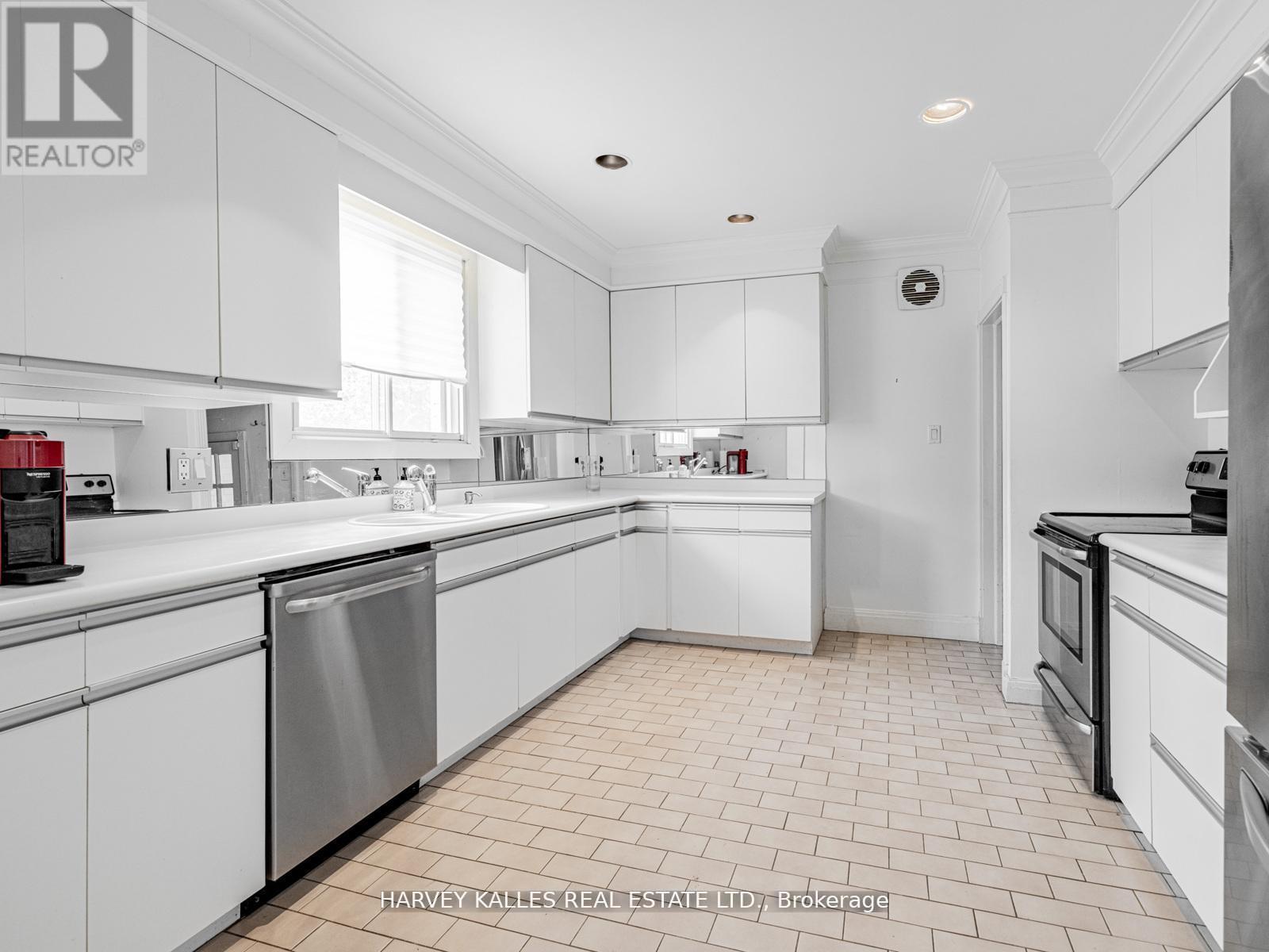 2 Silverwood Avenue, Toronto (Forest Hill South), Ontario  M5P 1W4 - Photo 19 - C12475988