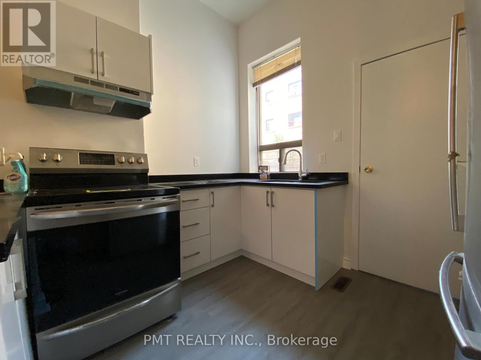 1 - 202 Gerrard Street E, Toronto, Ontario  M5A 2E6 - Photo 10 - C12476023