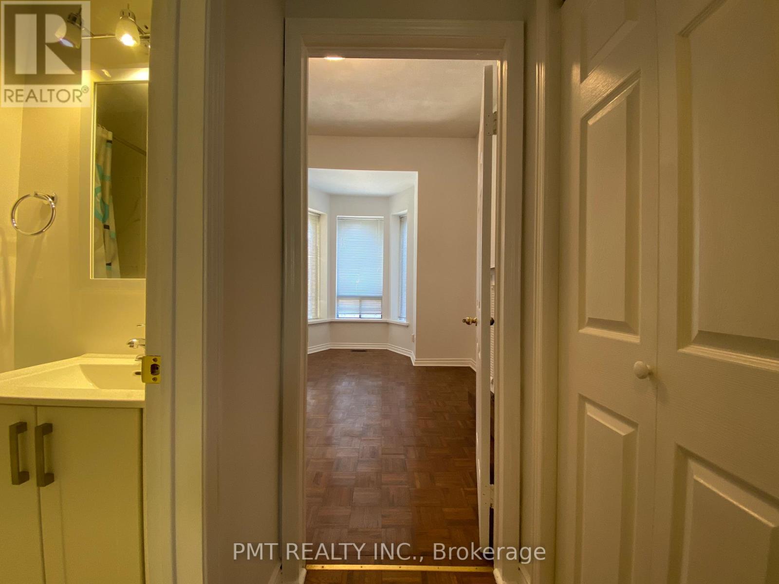 1 - 202 Gerrard Street E, Toronto, Ontario  M5A 2E6 - Photo 11 - C12476023