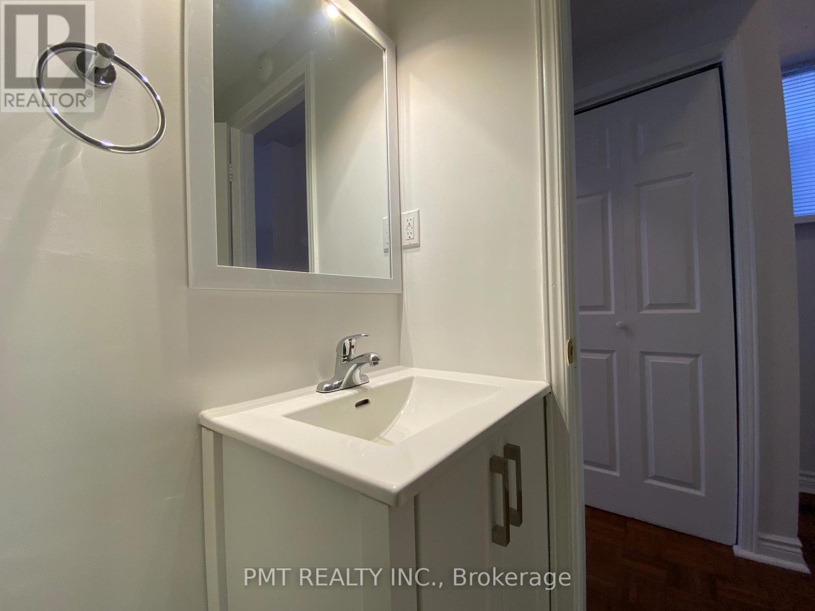 1 - 202 Gerrard Street E, Toronto, Ontario  M5A 2E6 - Photo 16 - C12476023