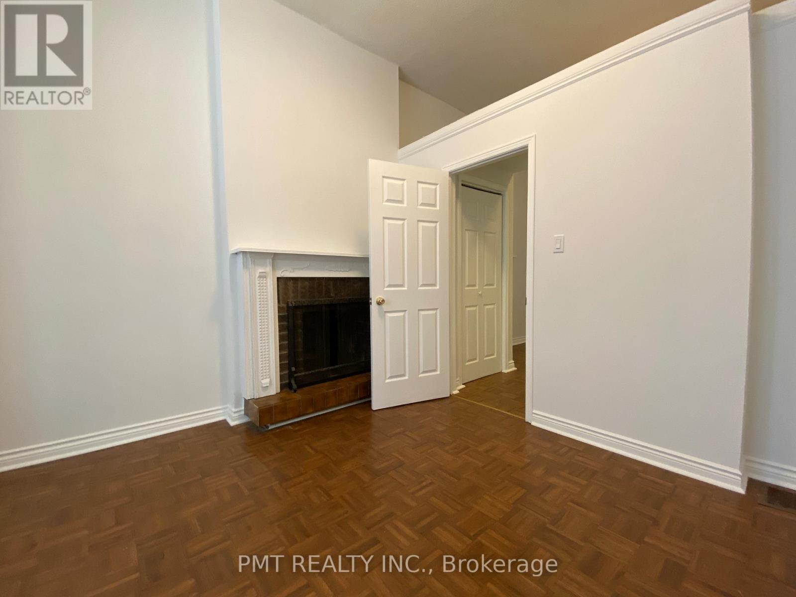 1 - 202 Gerrard Street E, Toronto, Ontario  M5A 2E6 - Photo 5 - C12476023