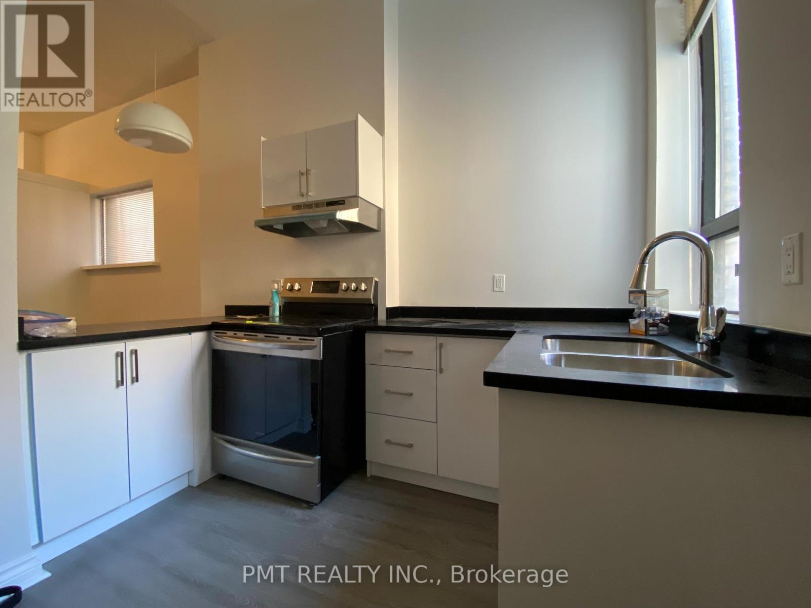 1 - 202 Gerrard Street E, Toronto, Ontario  M5A 2E6 - Photo 6 - C12476023