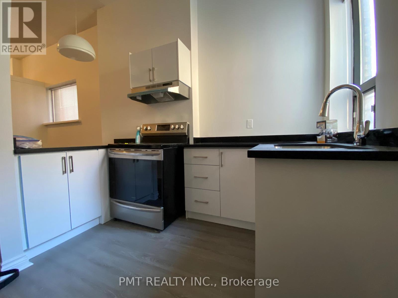 1 - 202 Gerrard Street E, Toronto, Ontario  M5A 2E6 - Photo 7 - C12476023