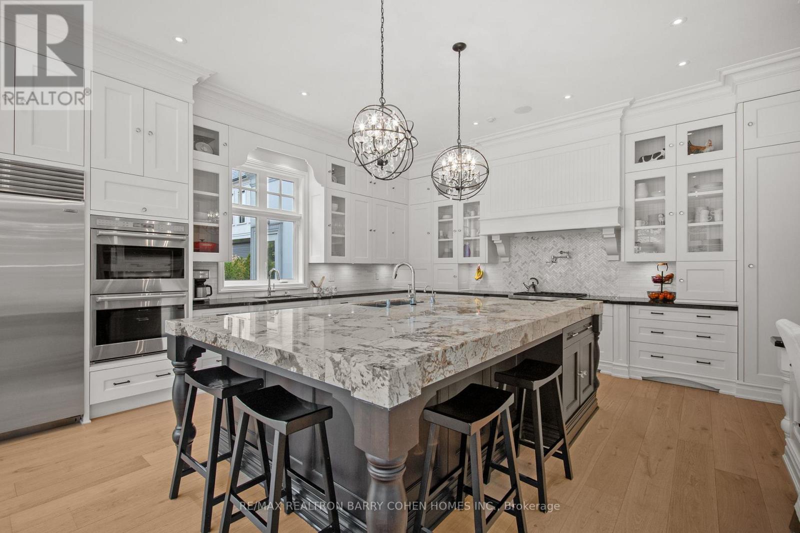 180 Sandringham Drive, Toronto (Lansing-Westgate), Ontario  M3H 1E3 - Photo 10 - C12476043