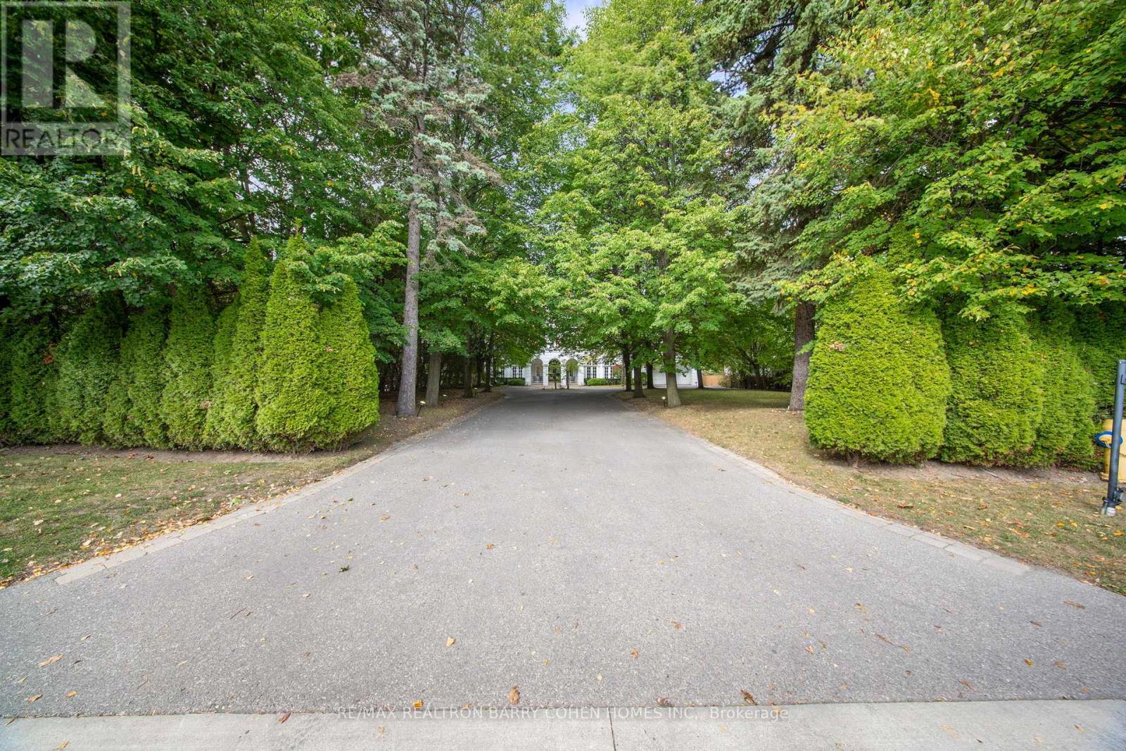 180 Sandringham Drive, Toronto (Lansing-Westgate), Ontario  M3H 1E3 - Photo 2 - C12476043