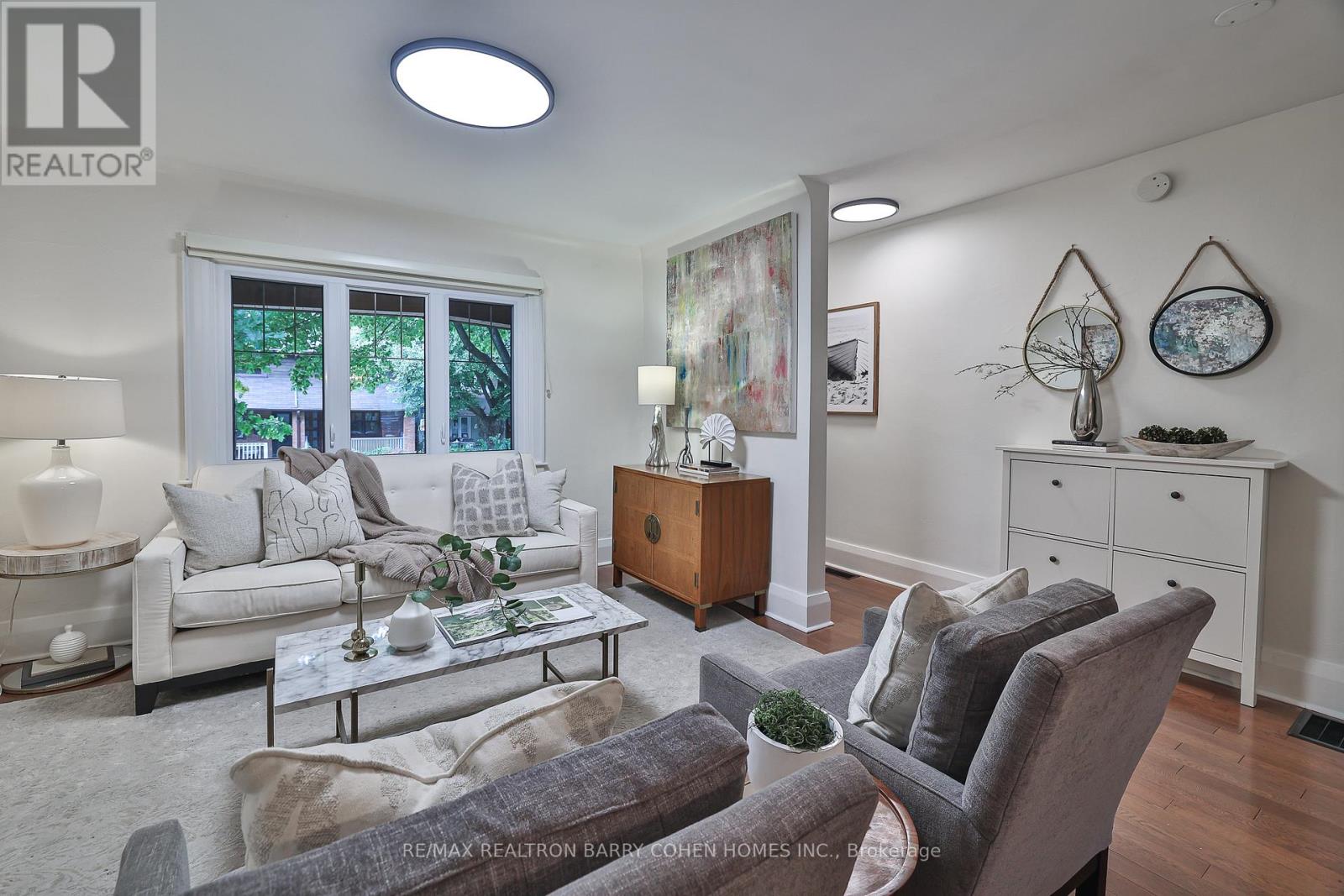 107 Atlas Avenue, Toronto (Humewood-Cedarvale), Ontario  M6C 3P2 - Photo 4 - C12476058