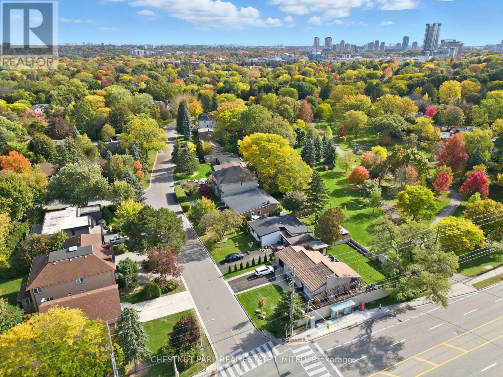 62 Talwood Drive, Toronto (Banbury-Don Mills), Ontario  M3B 2P5 - Photo 27 - C12476060