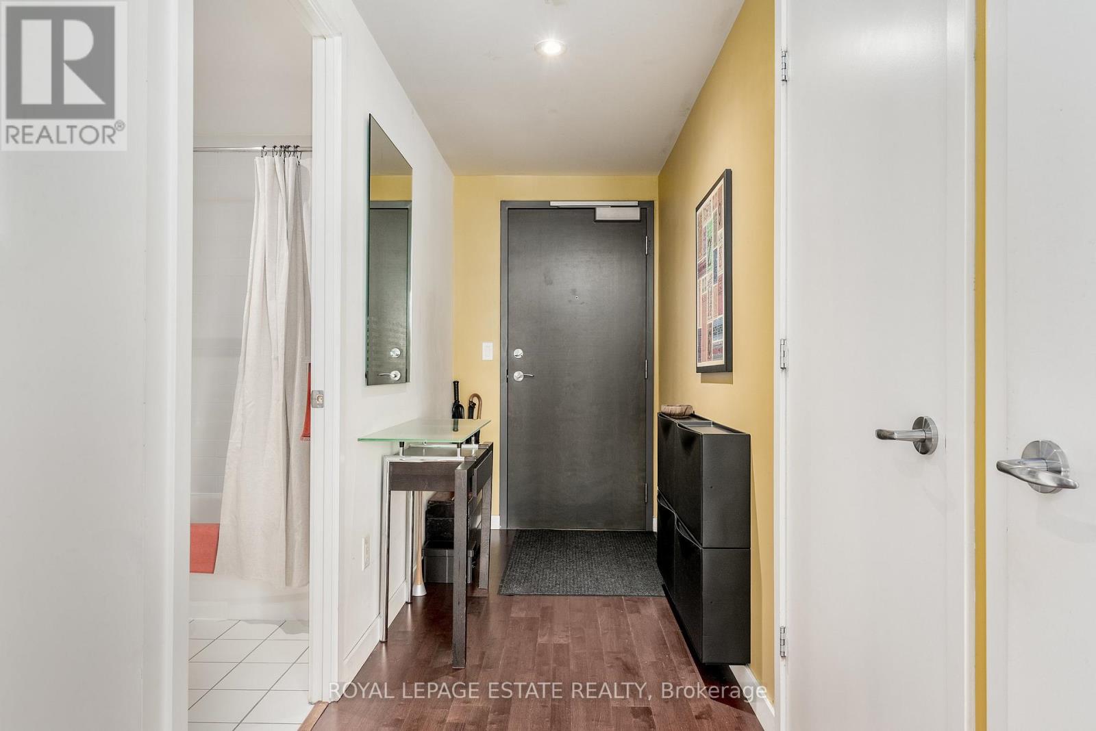 1003 - 281 Mutual Street, Toronto (Church-Yonge Corridor), Ontario  M4Y 3C4 - Photo 2 - C12476115
