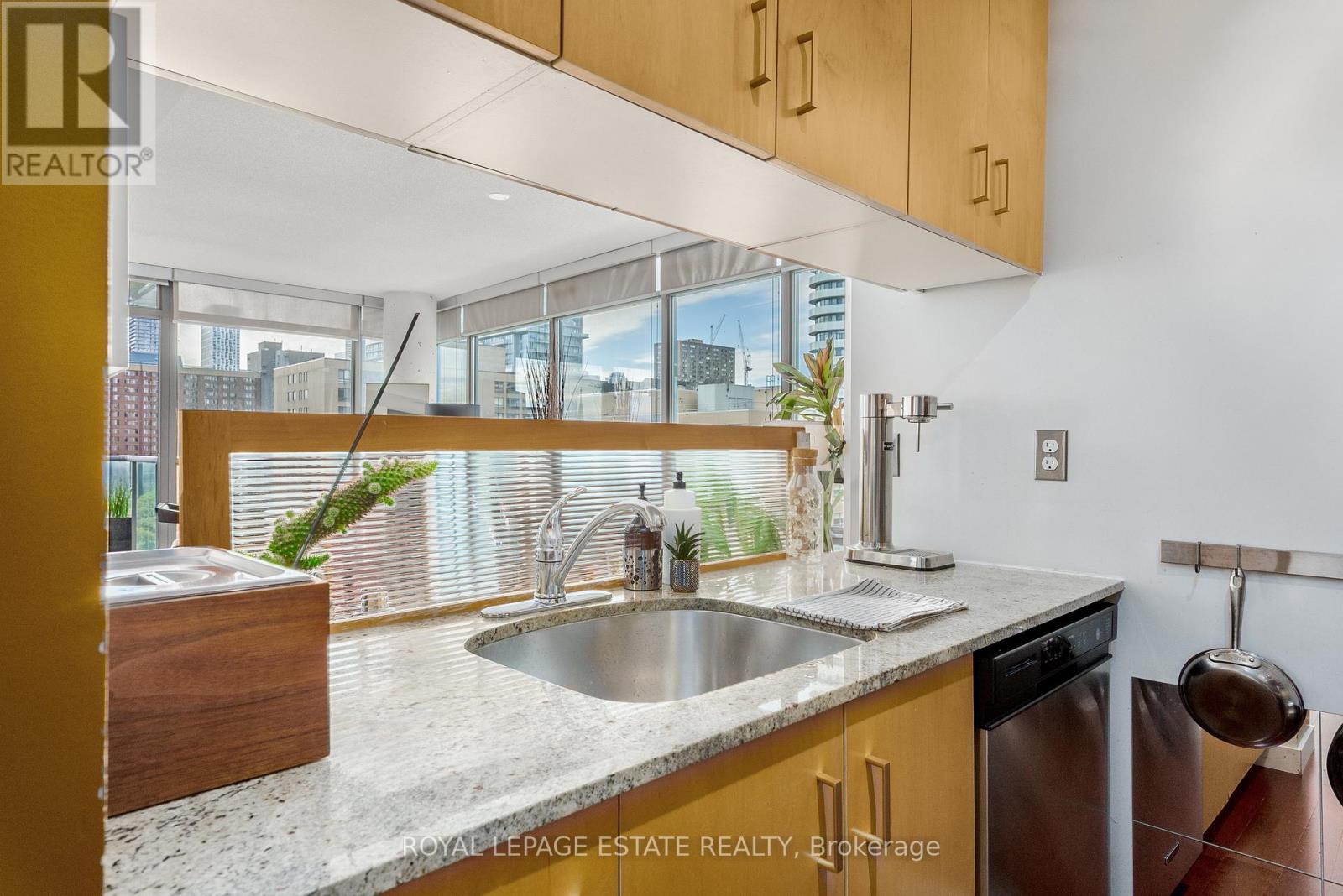 1003 - 281 Mutual Street, Toronto (Church-Yonge Corridor), Ontario  M4Y 3C4 - Photo 7 - C12476115