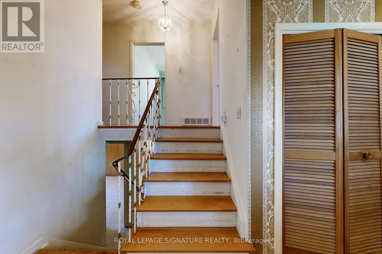 410 Patricia Avenue, Toronto (Newtonbrook West), Ontario  M2R 2M9 - Photo 15 - C12476144