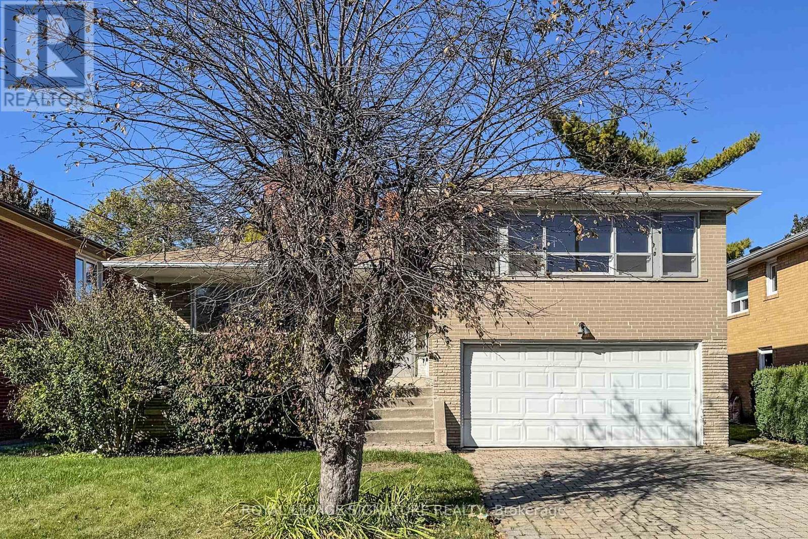 410 Patricia Avenue, Toronto (Newtonbrook West), Ontario  M2R 2M9 - Photo 2 - C12476144