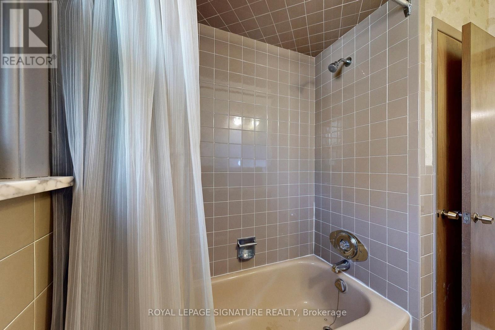 410 Patricia Avenue, Toronto (Newtonbrook West), Ontario  M2R 2M9 - Photo 33 - C12476144