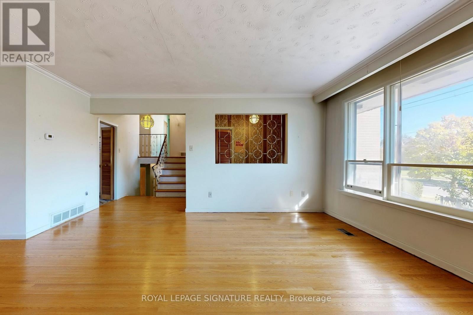 410 Patricia Avenue, Toronto (Newtonbrook West), Ontario  M2R 2M9 - Photo 6 - C12476144