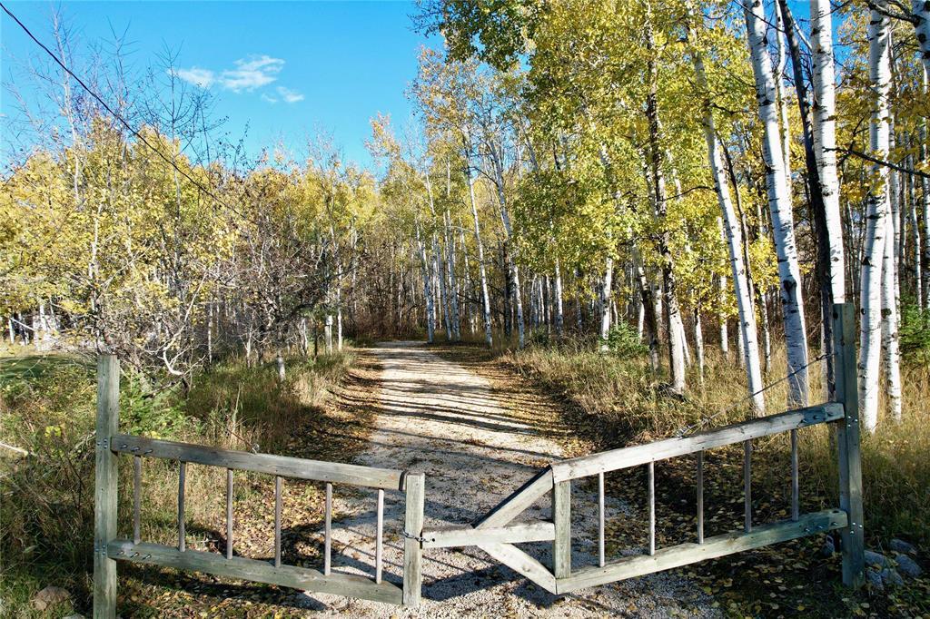 151 Cable Bridge Road, Roseau River, Manitoba  R0A 1P0 - Photo 2 - 202527104