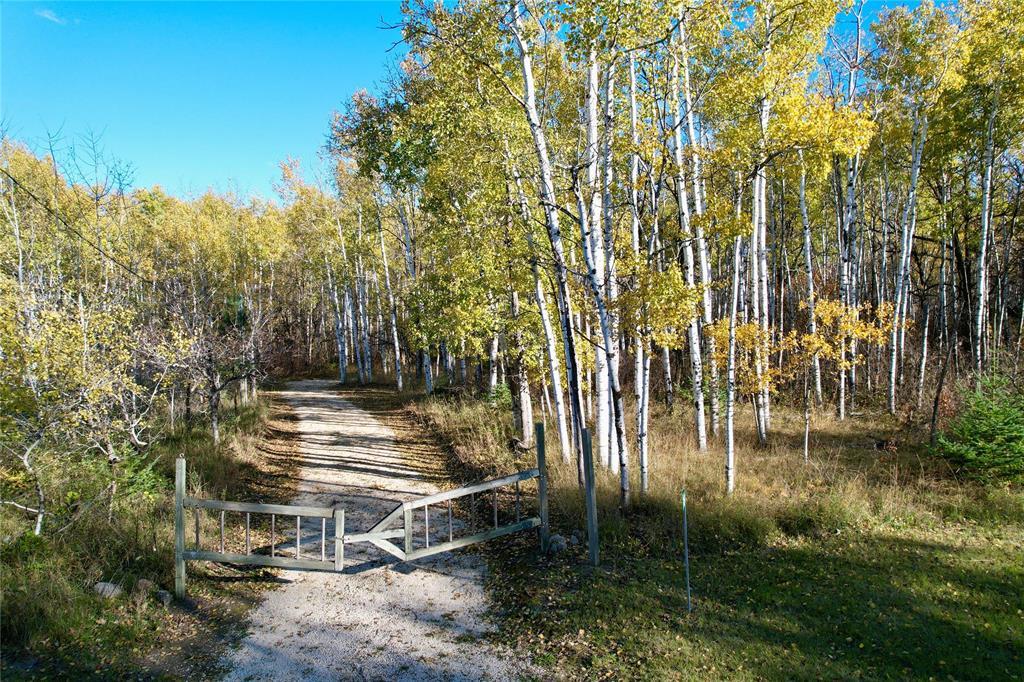 151 Cable Bridge Road, Roseau River, Manitoba  R0A 1P0 - Photo 3 - 202527104