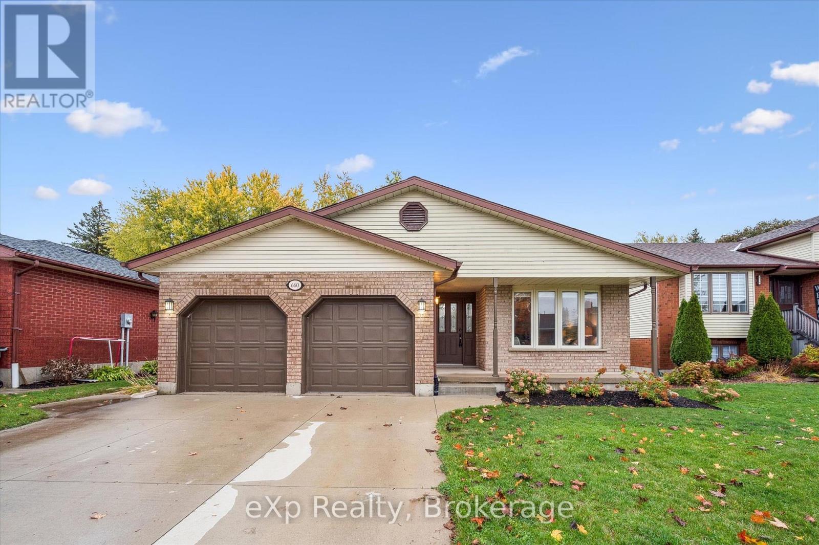 660 Maple Avenue N, North Perth, Ontario  N4W 3G5 - Photo 1 - X12476221