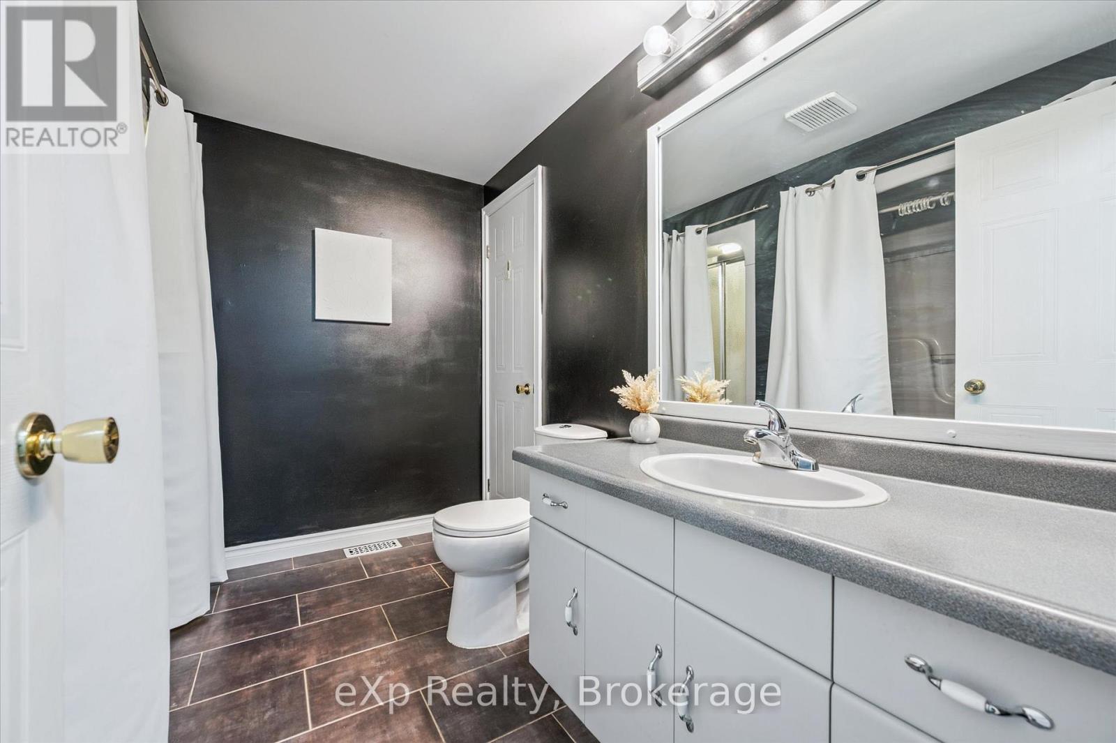 660 Maple Avenue N, North Perth, Ontario  N4W 3G5 - Photo 18 - X12476221
