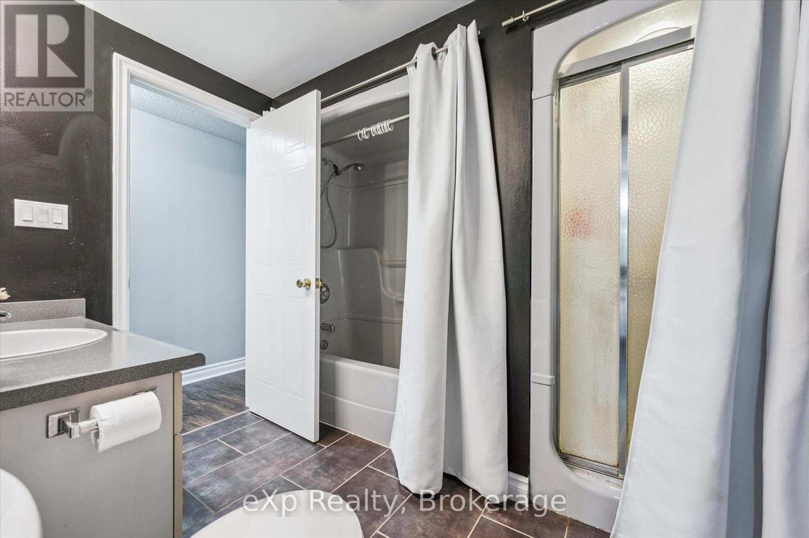 660 Maple Avenue N, North Perth, Ontario  N4W 3G5 - Photo 19 - X12476221