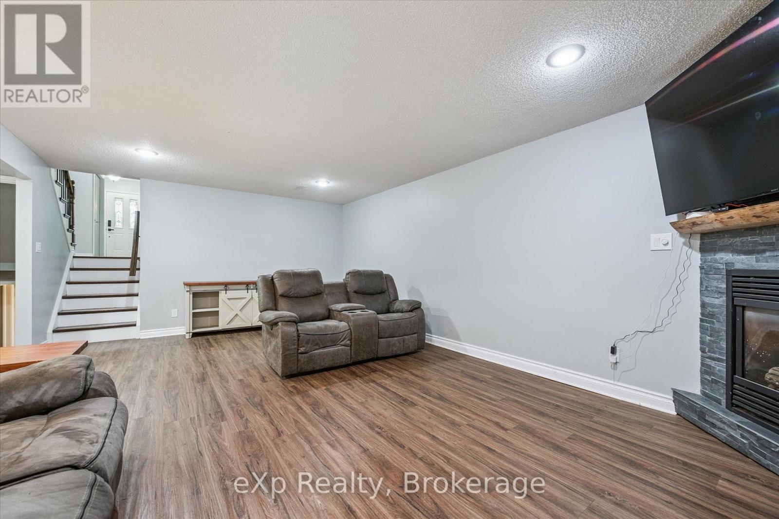 660 Maple Avenue N, North Perth, Ontario  N4W 3G5 - Photo 26 - X12476221