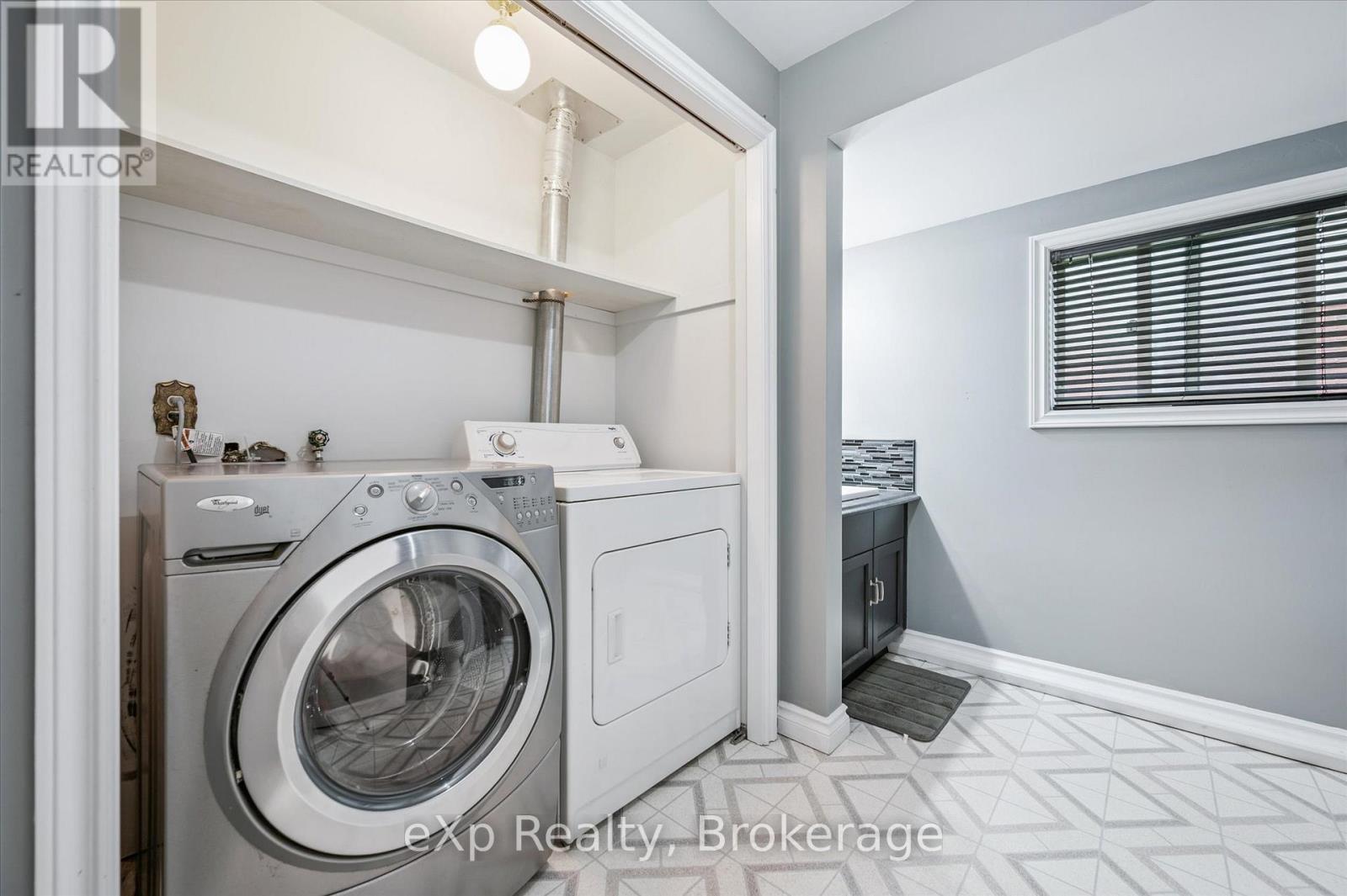 660 Maple Avenue N, North Perth, Ontario  N4W 3G5 - Photo 28 - X12476221