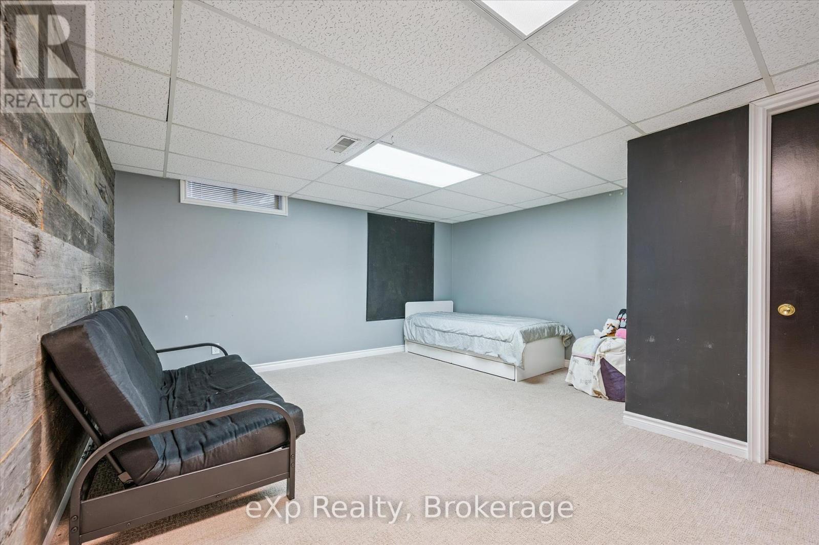 660 Maple Avenue N, North Perth, Ontario  N4W 3G5 - Photo 31 - X12476221