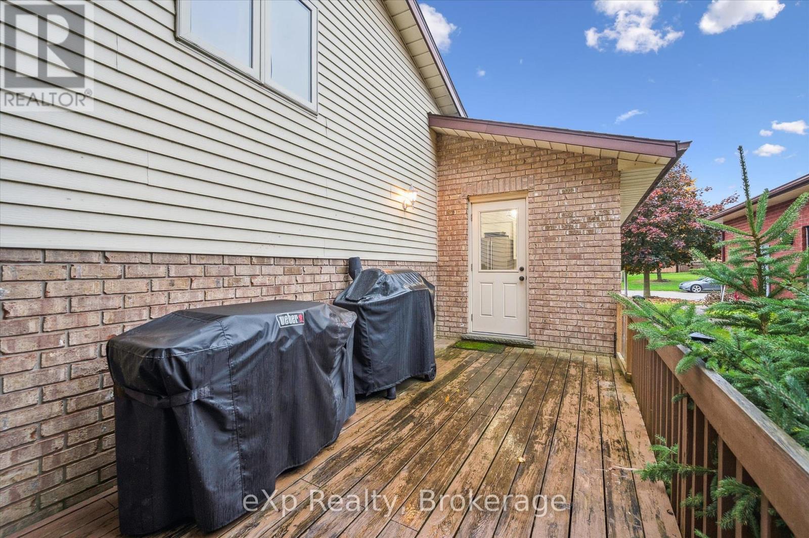 660 Maple Avenue N, North Perth, Ontario  N4W 3G5 - Photo 36 - X12476221