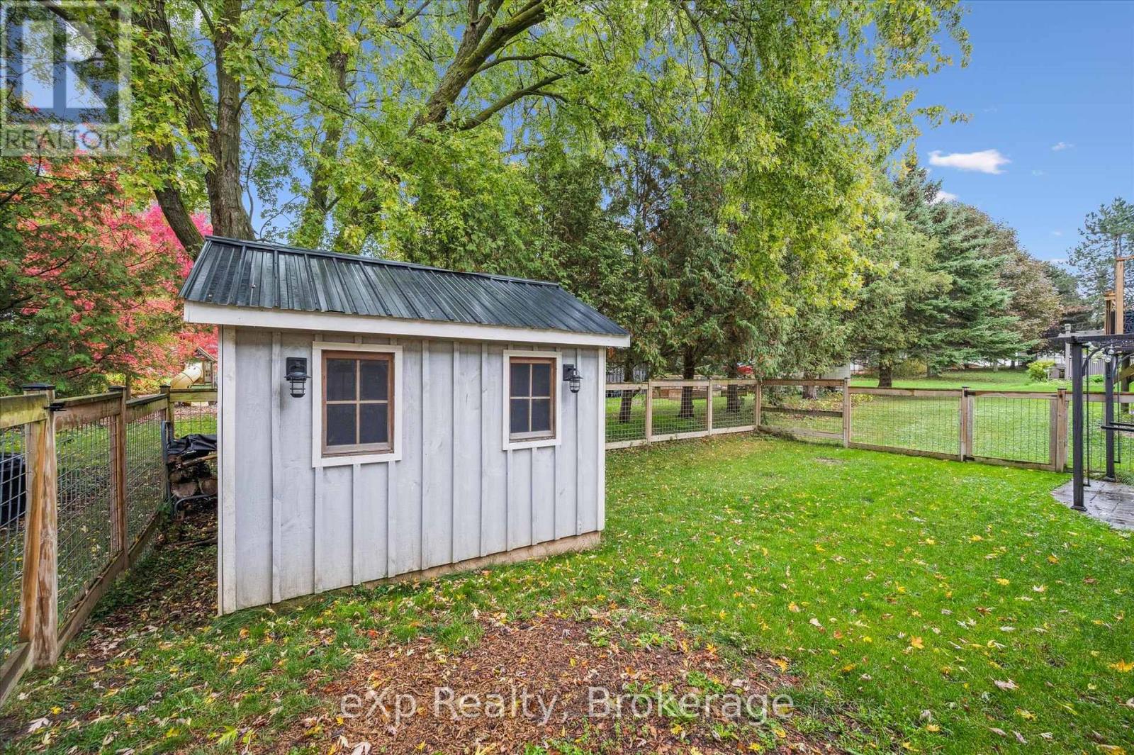 660 Maple Avenue N, North Perth, Ontario  N4W 3G5 - Photo 38 - X12476221