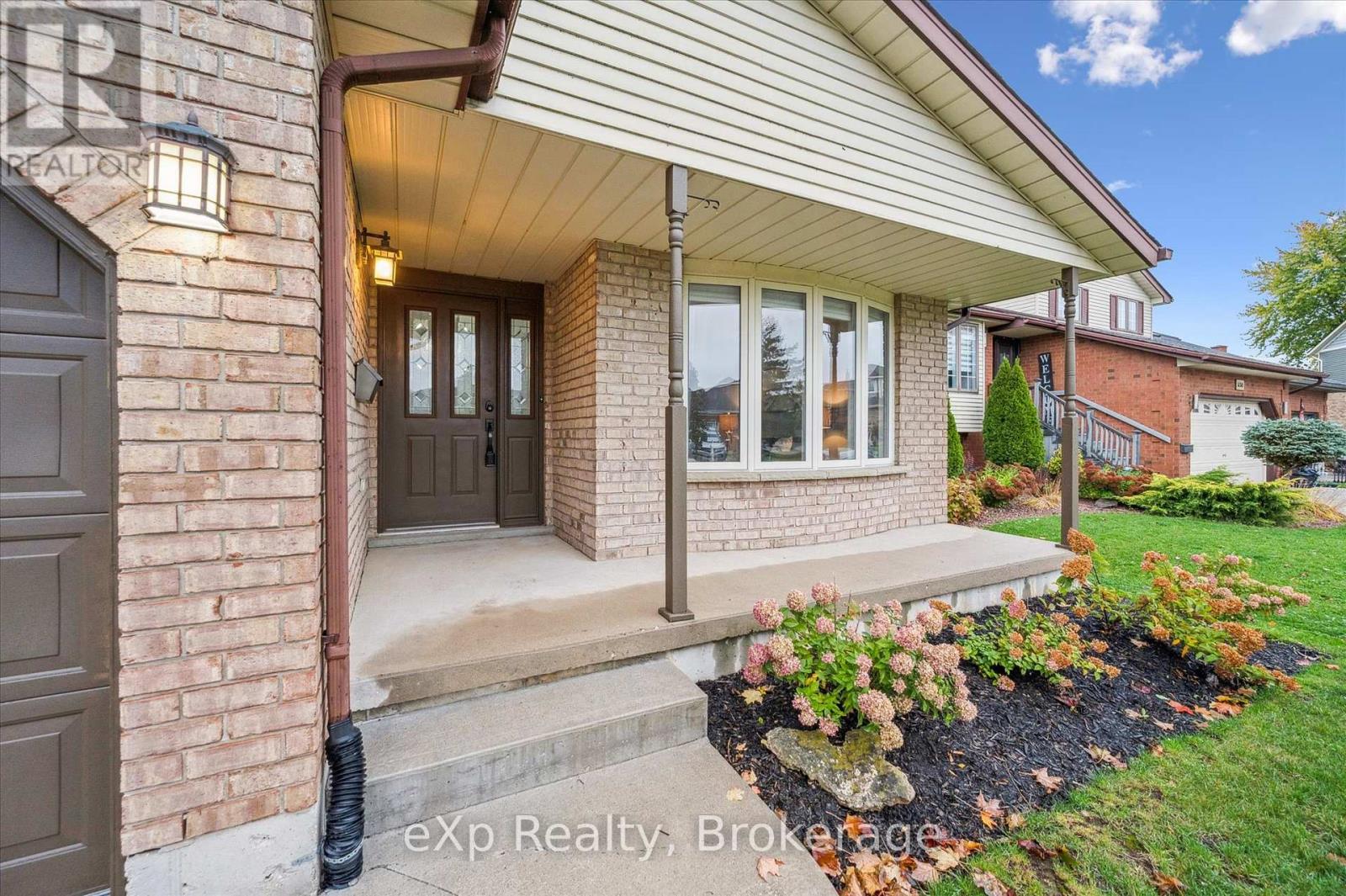 660 Maple Avenue N, North Perth, Ontario  N4W 3G5 - Photo 4 - X12476221