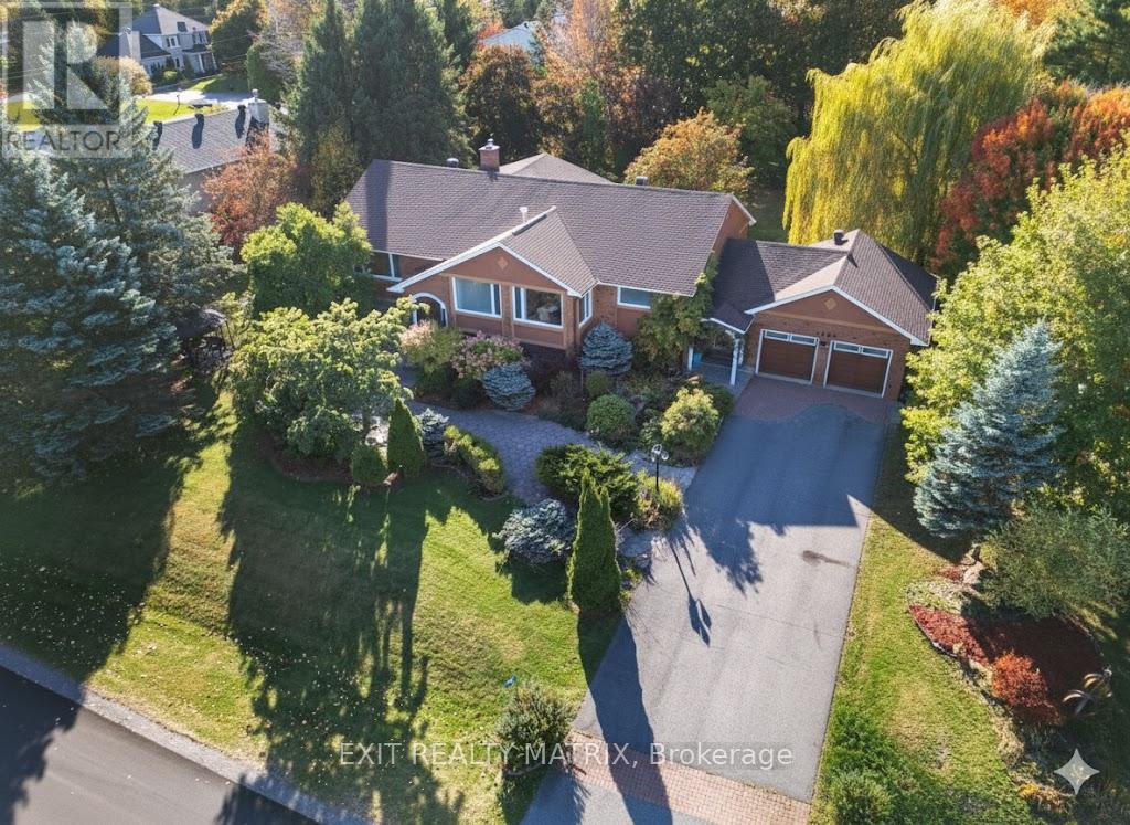 1100 MOFFATT DRIVE, Ottawa, Ontario