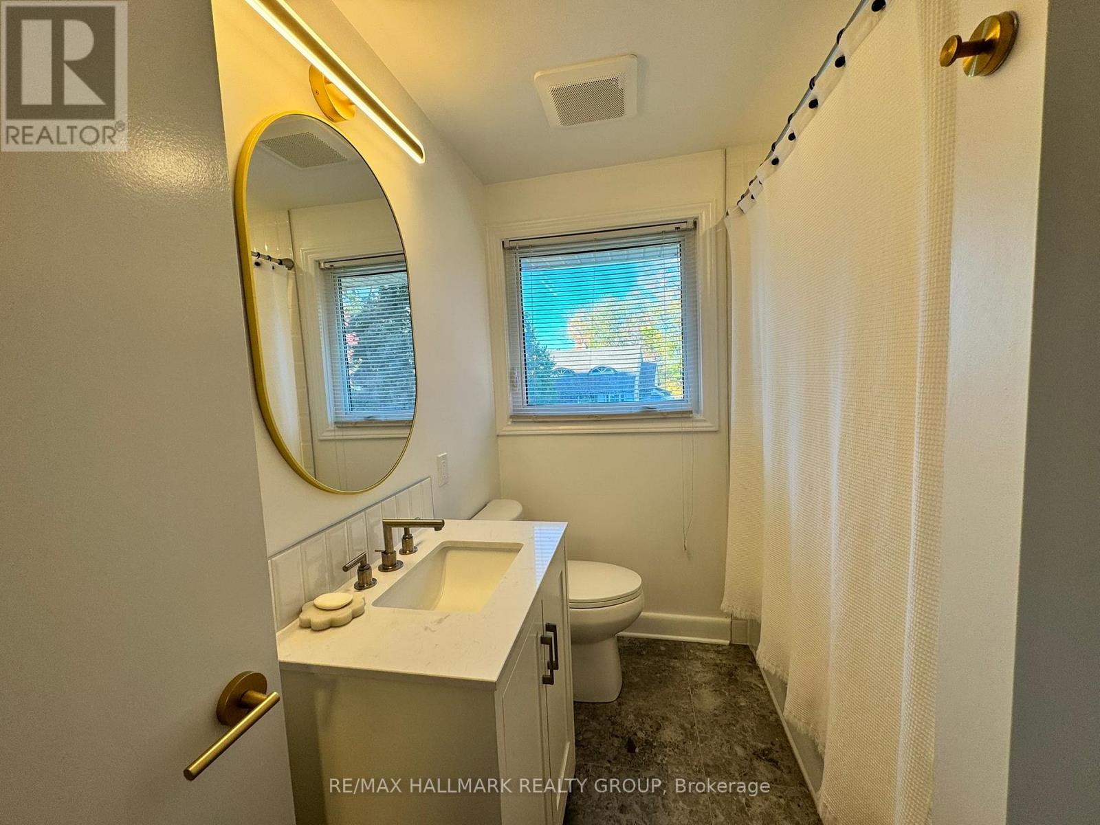 1952 Bromley Road, Ottawa, Ontario  K2A 1C2 - Photo 11 - X12476280