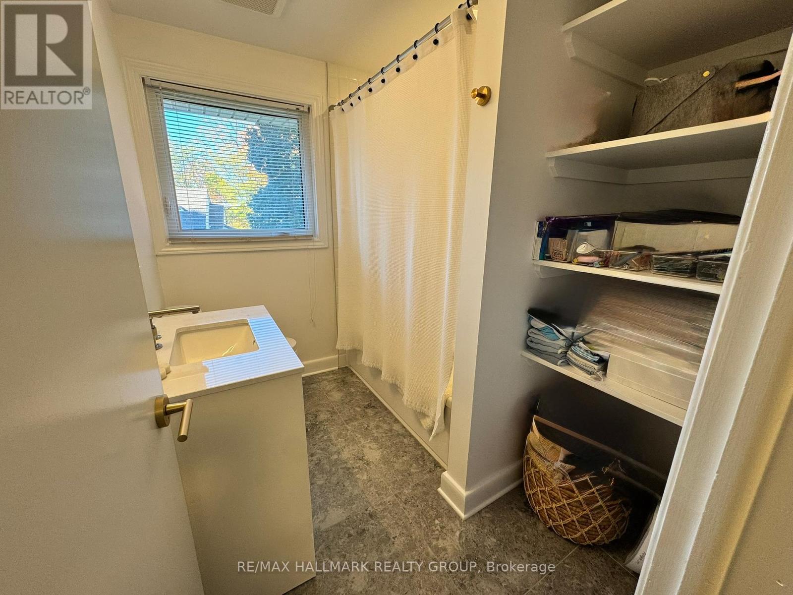 1952 Bromley Road, Ottawa, Ontario  K2A 1C2 - Photo 12 - X12476280