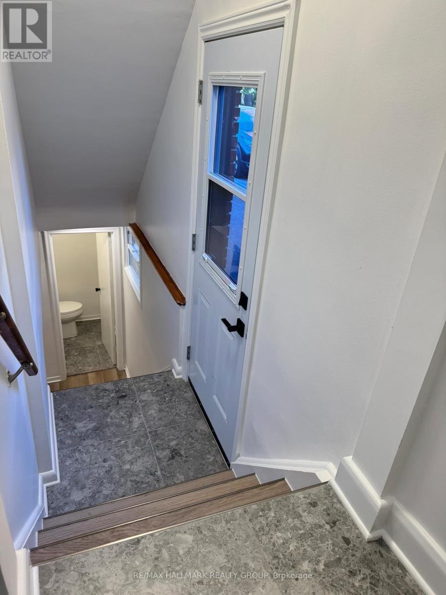 1952 Bromley Road, Ottawa, Ontario  K2A 1C2 - Photo 18 - X12476280