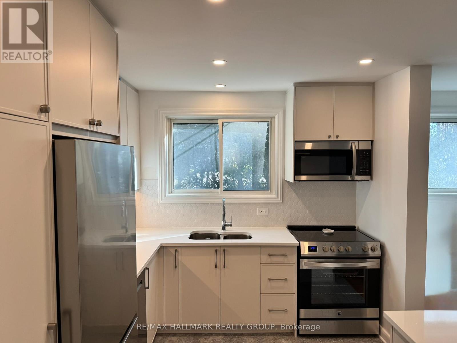 1952 Bromley Road, Ottawa, Ontario  K2A 1C2 - Photo 3 - X12476280