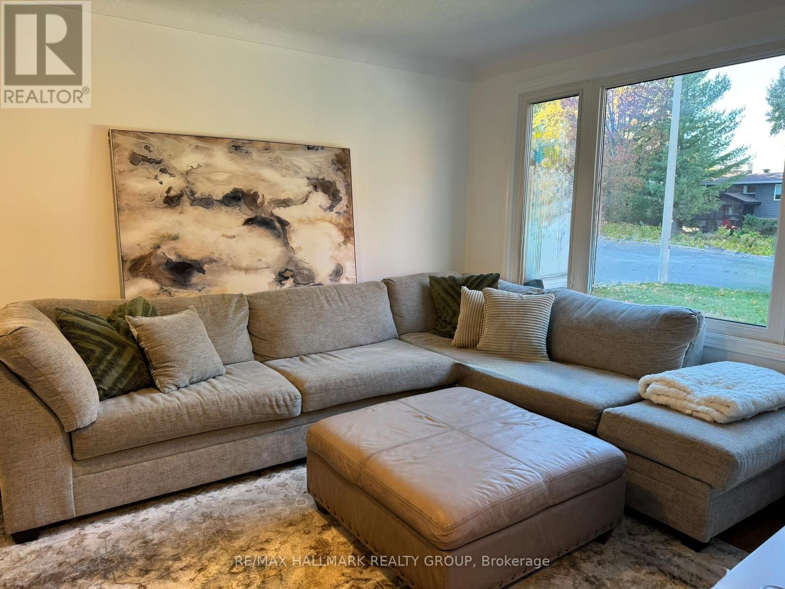 1952 Bromley Road, Ottawa, Ontario  K2A 1C2 - Photo 6 - X12476280
