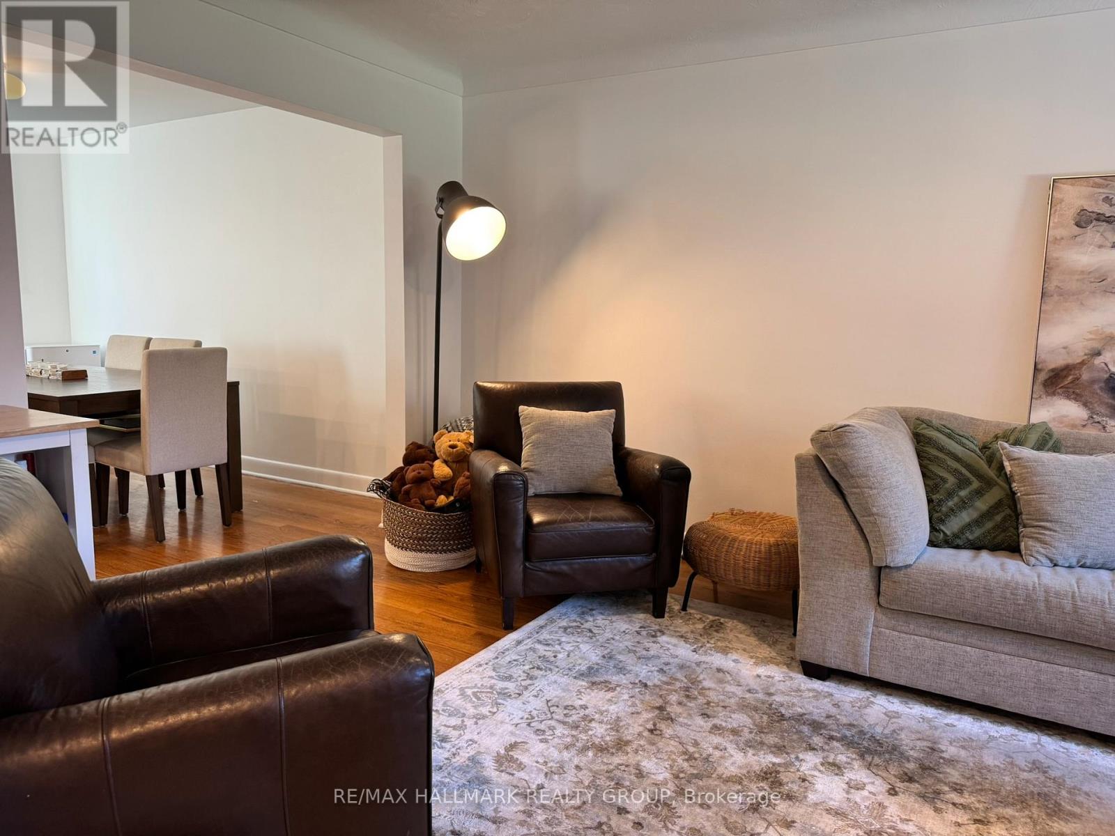 1952 Bromley Road, Ottawa, Ontario  K2A 1C2 - Photo 7 - X12476280