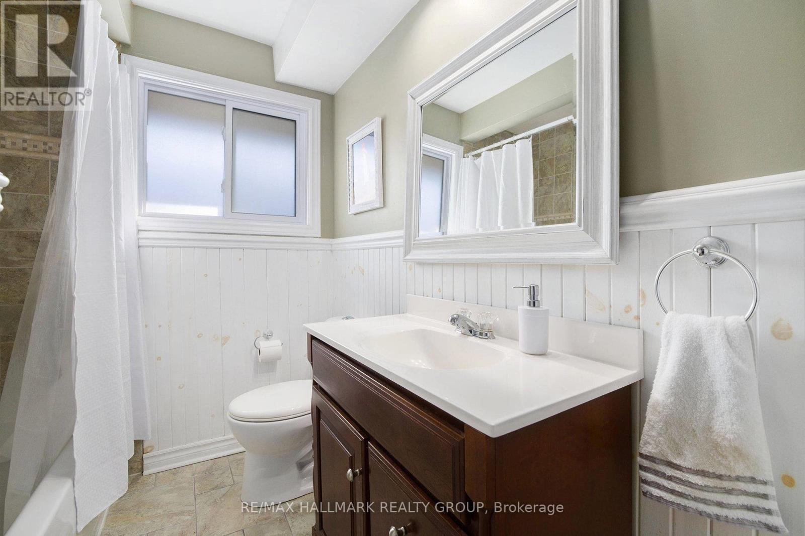 715 Holt Crescent, Ottawa, Ontario  K1G 2Y4 - Photo 14 - X12476341