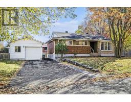 715 HOLT CRESCENT, Ottawa, Ontario
