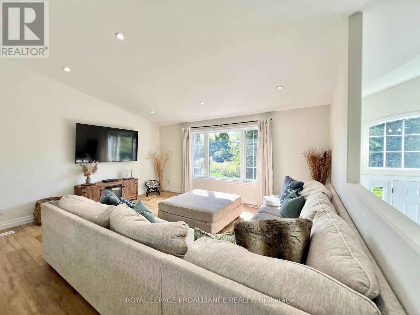 426 Free Road, Quinte West, Ontario  K0K 2C0 - Photo 10 - X12364475