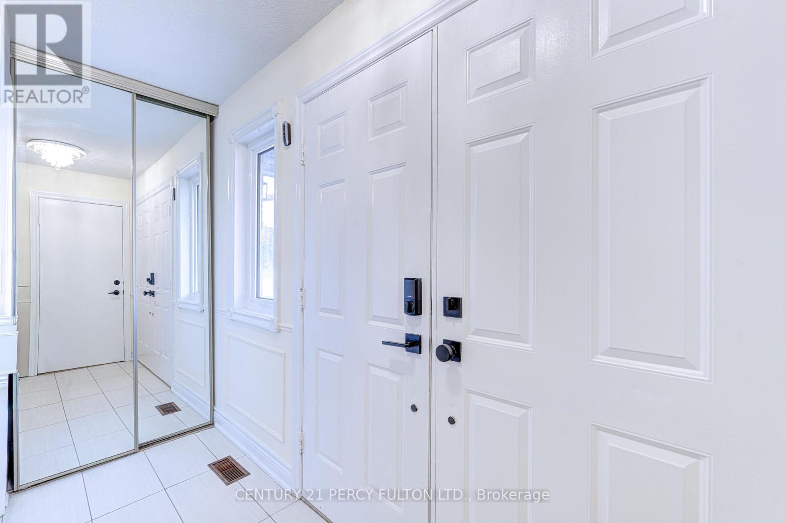 105 Clements Road W, Ajax (South West), Ontario  L1S 4H4 - Photo 4 - E12475991