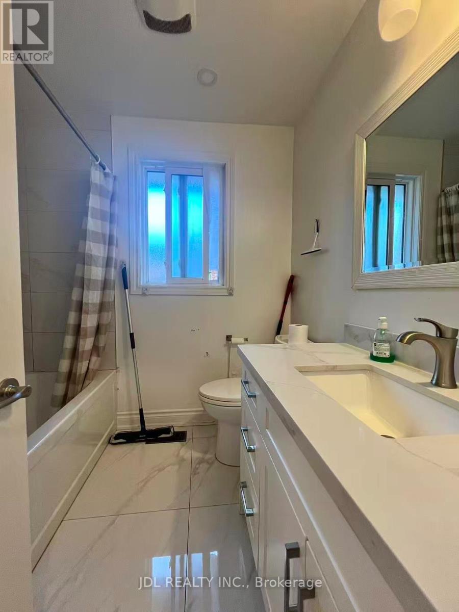 15 Summerglade Drive, Toronto (Agincourt South-Malvern West), Ontario  M1S 1W8 - Photo 10 - E12476051